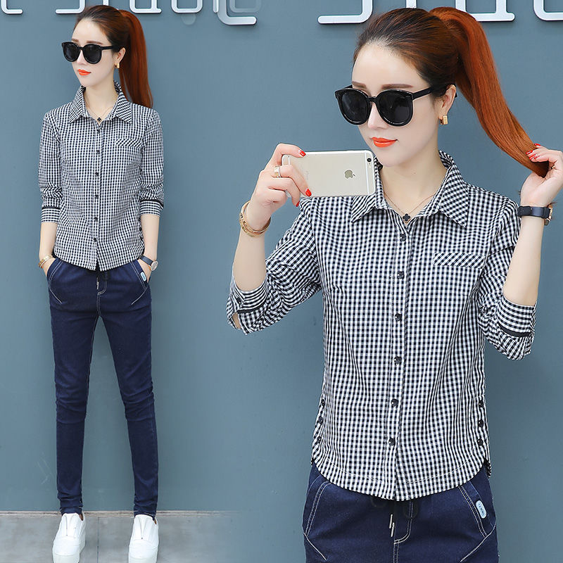 我的妈!55岁婆婆也太时髦了，秋天穿小衫+萝卜裤，美到不敢认