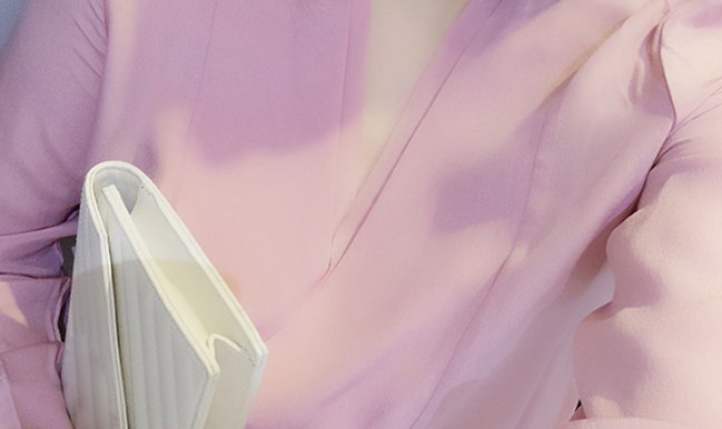 毫不夸张的说，这是我见到巨美的减龄小衫，老婆穿上跟女儿一样嫩