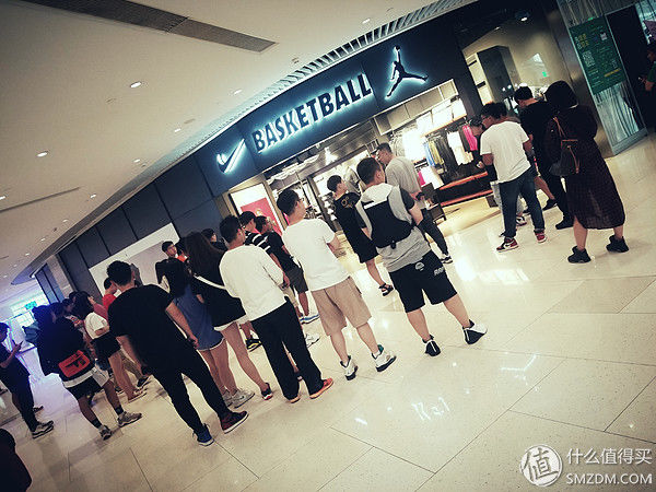 AJ13熊猫发售，这次绝不放过!AIR JORDAN 13男女款同框【真人秀】