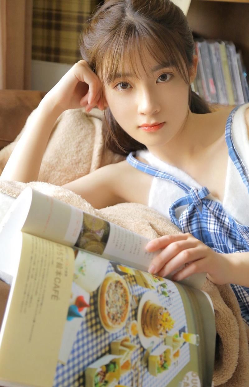 性感白嫩美少女美腿诱惑私房图片