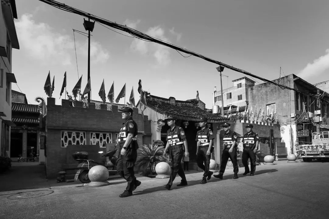 摄影家进警营 | 跟“警”脚步，领略海滨派出所的“黑白世界”