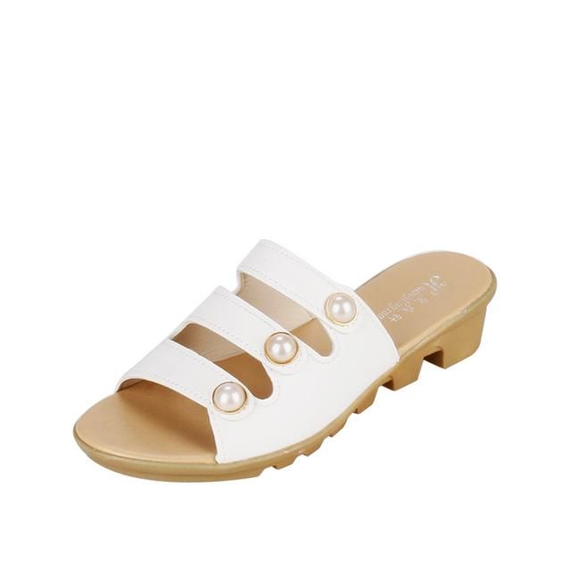 怕热的女人有福了，瞧瞧七月刚推出的“凉凉鞋”，简直跟没穿一样