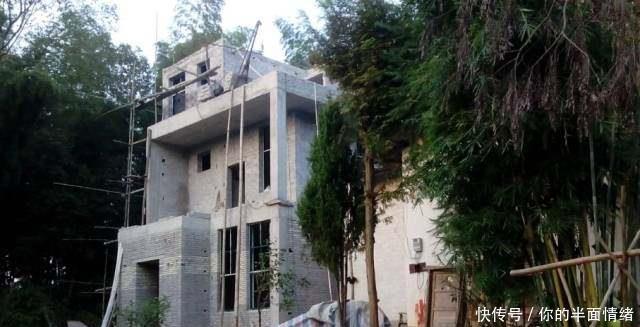  亲戚@不顾亲戚和家人反对，在老家盖了栋中式别墅，花去30万！