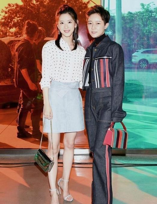 章泽天身穿波点吊带裙似少女,网友:这身材真是太棒了!