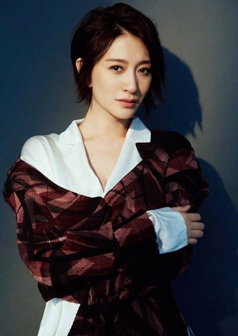 李小冉优雅知性时尚写真图片