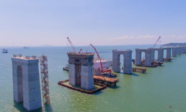 中国将250万吨水泥倒入海底，让西方国家摸不着头脑，到底要干啥