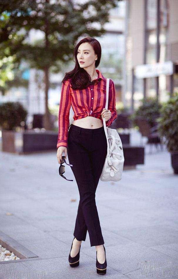 紧身裤享受紧致肌肤触感，知性优雅简约却不简单