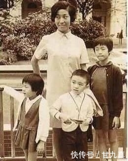 「孩子」童年的悲惨遭遇成就了喜剧之王周星驰