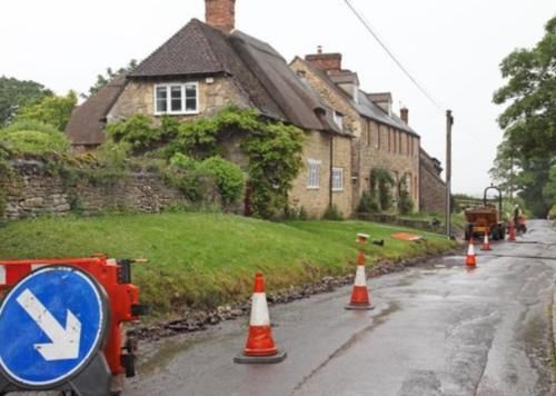  [发生]从小洞变大坑，从“村村通”变成农村的“村村痛”，这中