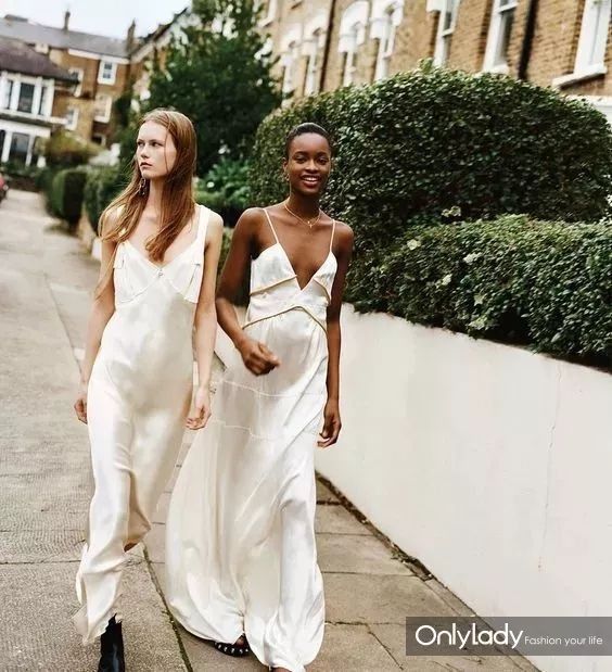 我最喜欢你什么样子?穿连衣裙的样子!