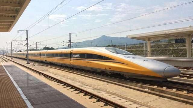 国内出发时间最早的高铁，却从不搭载乘客，而且车身还是黄色的!
