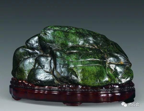 小县城发现的石头,捡来就能卖钱,成为当地人的聚宝盆