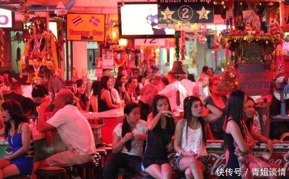 缅甸真实的夜市现状,富人与游客在挥霍,穷人们却还在辛苦劳作