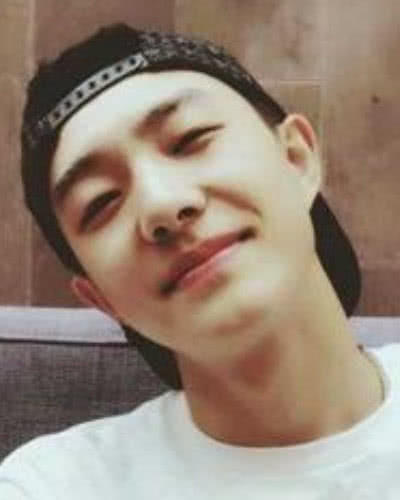 网红工地小哥化妆，即使再邋遢，也可以打造自己“小奶狗”形象！