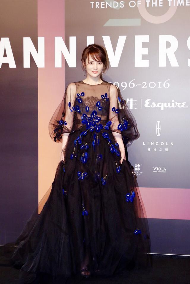 42岁的梅婷和蒋勤勤，年轻时美得难分胜负，如今同框一眼定输赢