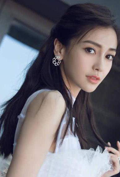 招黑体杨颖上线，参加节目被怀疑假吃，为什么受伤的总是baby！