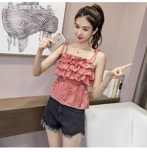 俏皮不失柔情，清凉透气的小背心调皮可爱