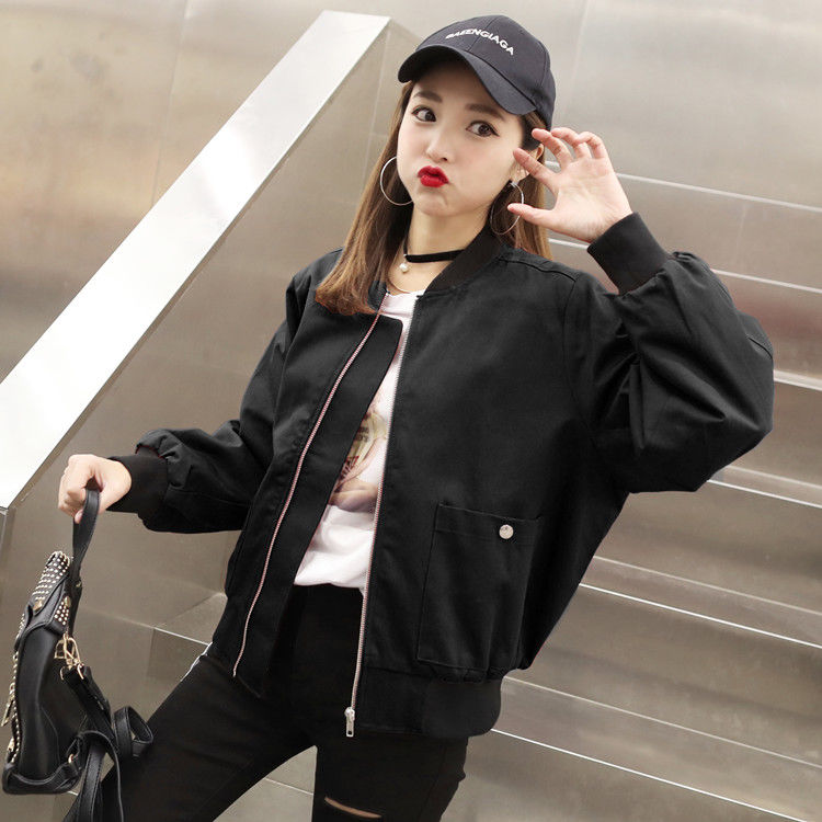 矮个子女人尽量别穿长外套,学下图这样穿搭,洋气显高更有女人味