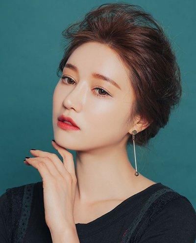 2018夏季职场女士扎发发型！