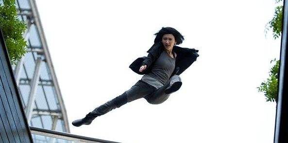 有一种胖叫景甜胖，裙子拉链都拉不上了