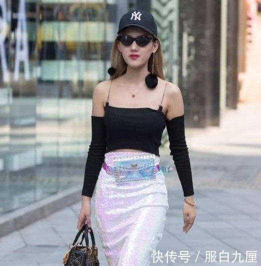  ＂ptid＂:＂a932』街拍精雕细琢、身材火辣的美少女，连衣裙尽显大长腿