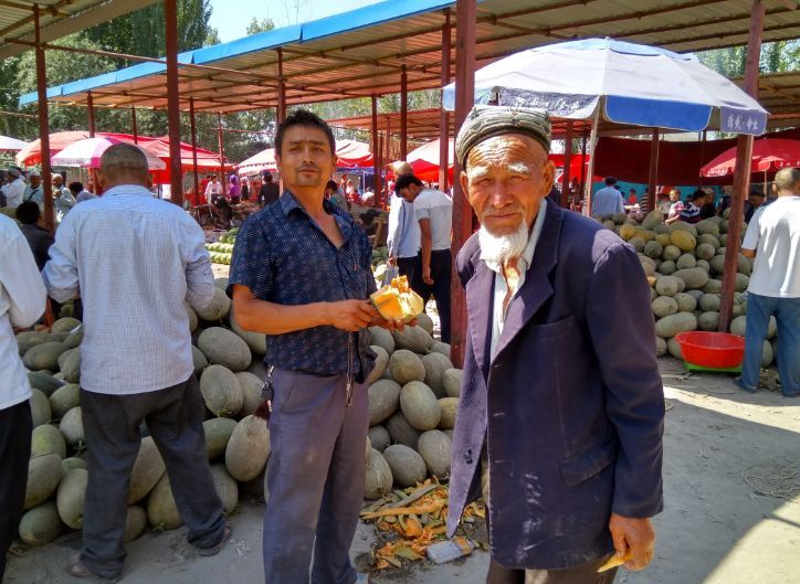 逛过新疆的巴扎,才知道什么是美食天堂,吃货们无法离开的地方!