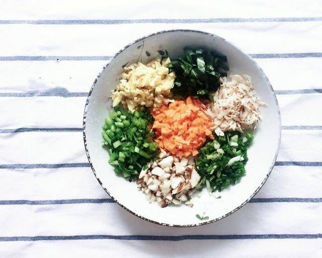  『倒入切碎』4位总厨的15款秘制馅料，别管饺子包子馄饨，个个鲜嫩多汁又好吃