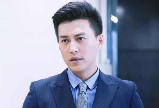  『部电视剧』痴人靳东，超龄考上中央戏剧学院，戏里逼疯电影导演，戏外狂追二婚妻子2年