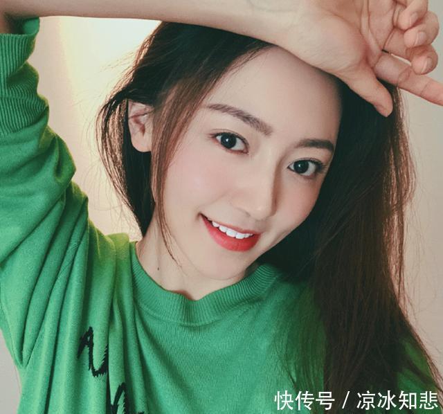 【素装】“素装不素”!简约纯色装搭配并不简单,穿出简约知性气质超耐看