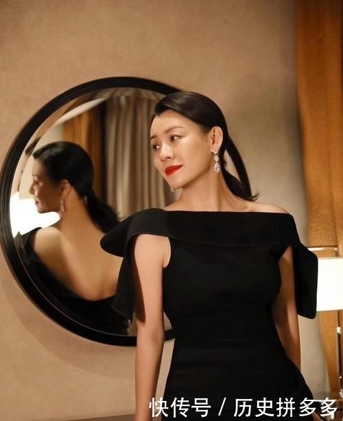 『线条』“德华姑姑”赫本造型美极了,露肩黑裙高级优雅,贵妃侧躺真妩媚