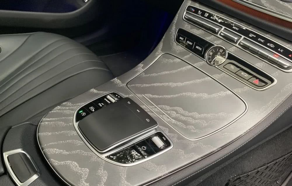  『动力』评测奔驰CLS3504MATIC80万买台四缸的四门轿跑车到底“疯不疯”