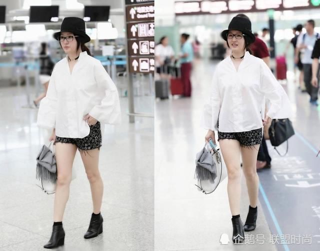 47岁杨钰莹胆真大，穿条看不见的短裤出门，网友：只有17岁吧？