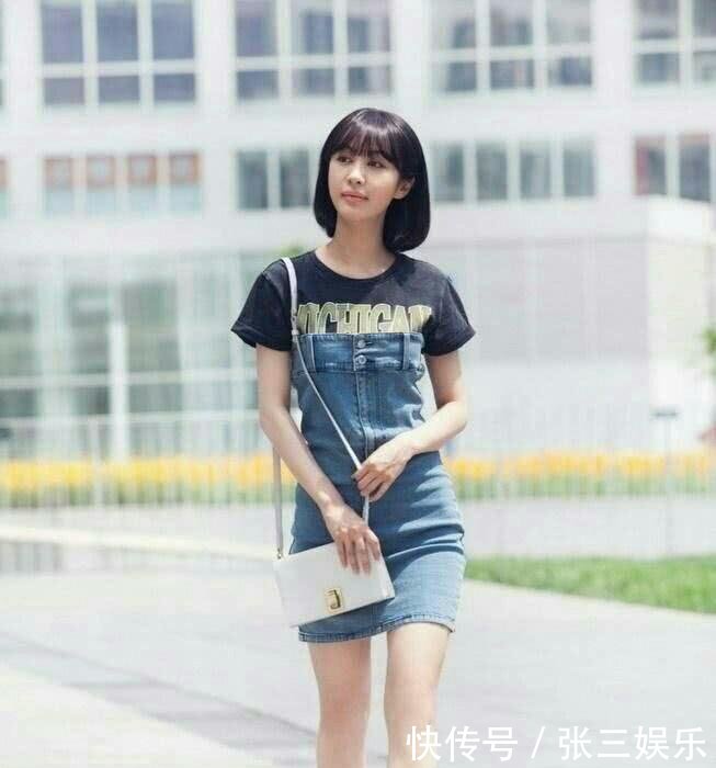 李菲儿真会玩, 短裤卷了一层又一层, 可搭配渔网袜又是几个意思?