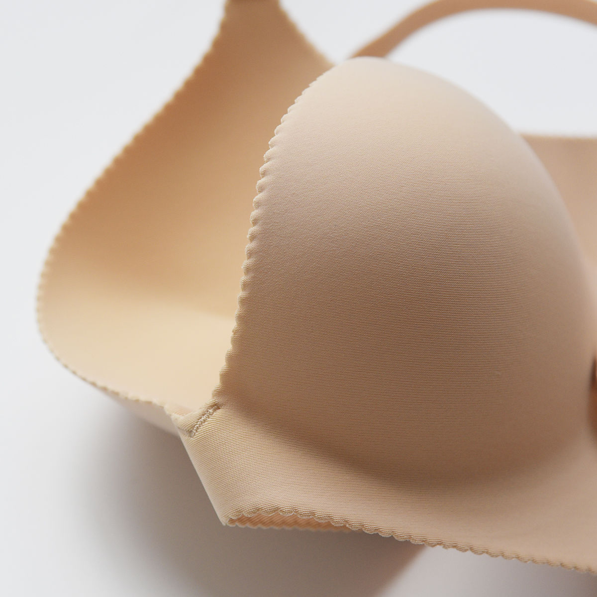 “一片式”轻薄文胸，比实体店的好看多了，美女们都抢着买