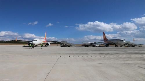 为什么大多数火车站都以市命名，而机场却用村镇命名？原因很简单