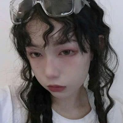 「女生」身高不足160cm的女生,尽量避开这3种发型,不仅显矮还没气质!