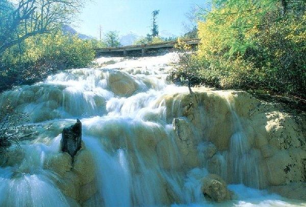 五光十色的九寨沟你去过么?感兴趣的朋友不妨来和我一起了解一下