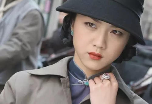 袁泉的气质，徐静蕾的洒脱，谁才是娱乐圈真正的文艺女神？