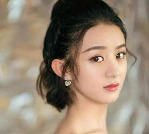 小圆脸|女生脸上有这3个'特征'，千万不要披头散发了，会拉低颜值哦！