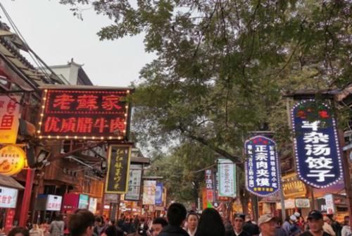 十一出游正当时，云南小城私藏“大观园”，美轮美奂很惊艳