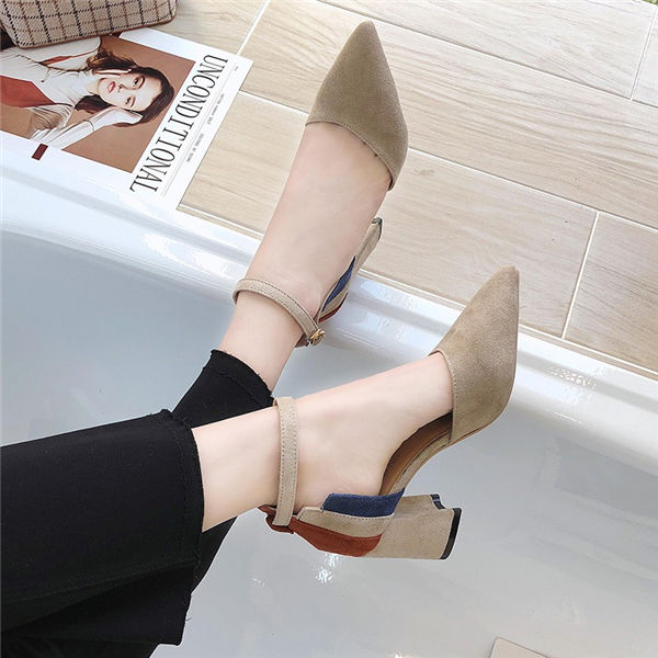 成熟中透露着小性感，时尚尖头高跟鞋，让你气质不一般