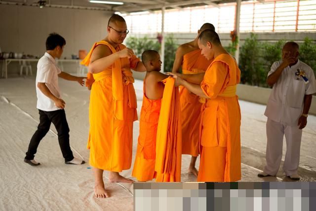 世界上最大道场，建于沼泽之上，供奉百万尊佛像