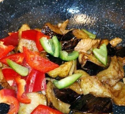  『鸡胸肉』好吃到飞起的东南亚家常香茅茄子，这样做0失败