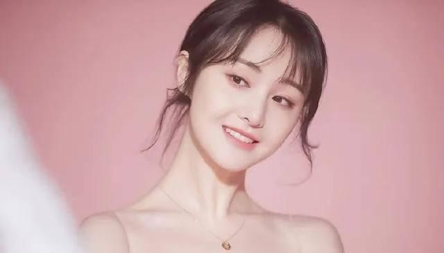  [美少女]90后郑爽不愧当红美少女！肤如凝脂身材优越锁骨惹人羡