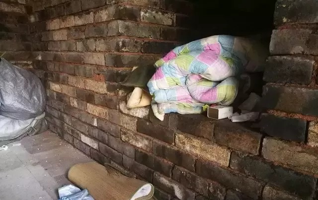 农民工住进明代公主墓，网友：穷得连鬼也不怕了！