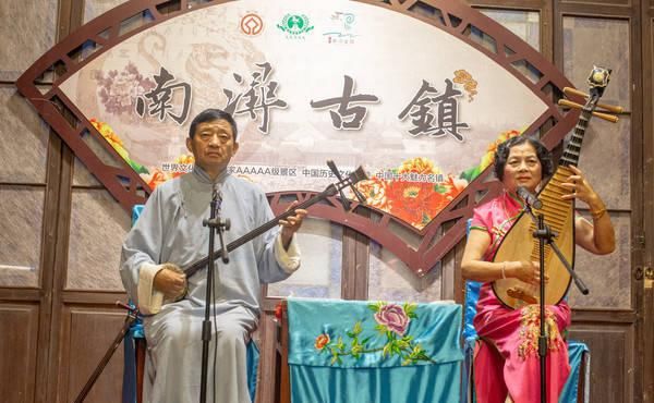 浙江一古镇白天门票100元，现增设夜游项目，却对游客免费开放