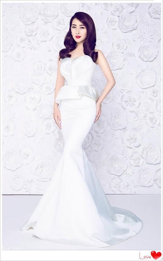 马苏为捞金真是拼,脚踩30cm恨天高走T台,敬业女人的榜样啊!