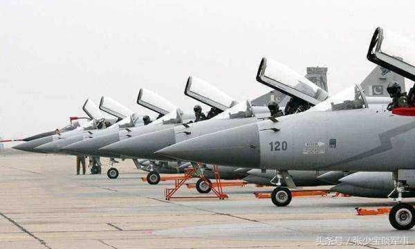 老枭龙战机要停产了?新枭龙是继歼20之后的又