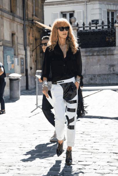 街拍: 第一位小姐姐穿的实在也太透了吧, 你男朋友都不管你吗?