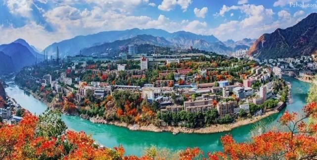  「居住」四川最适合人们居住的城市，一座是省会，另一座是著名旅游城市